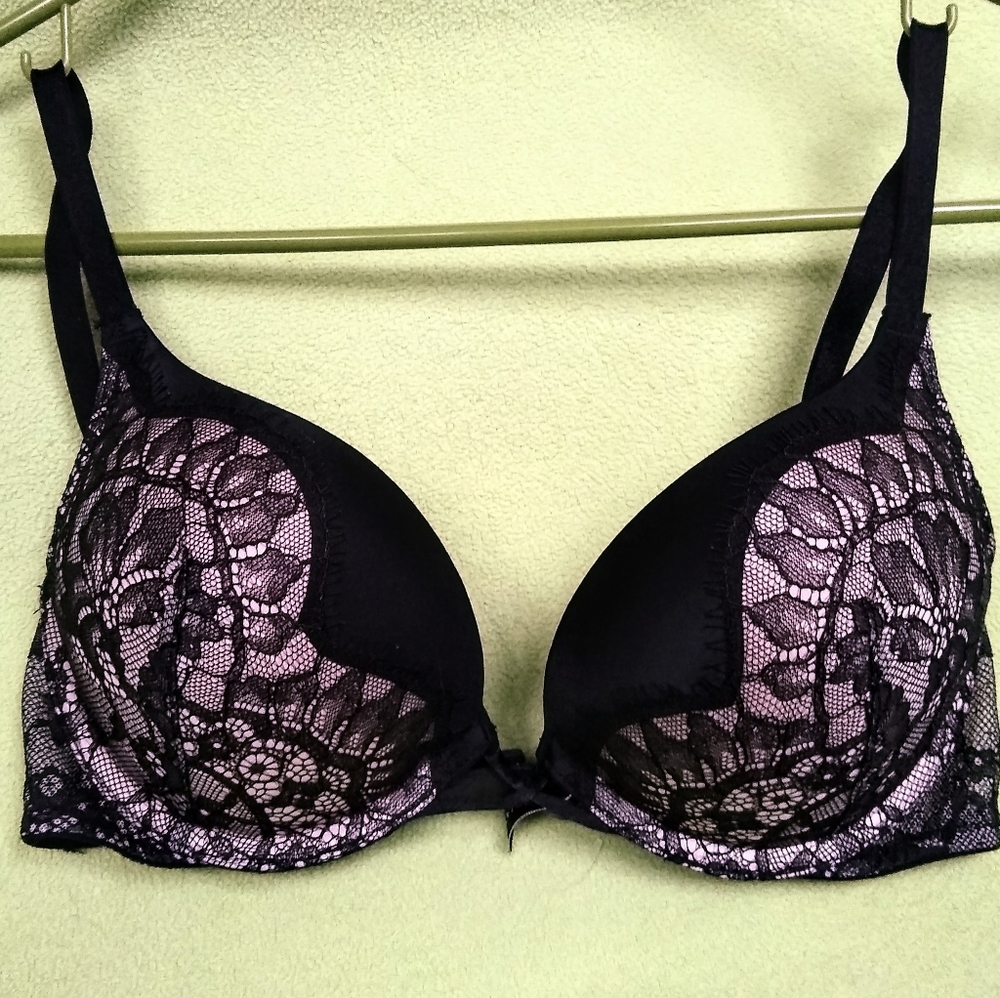 Victoria's Secret VS bombshell black and nude lace plunge push-up bra 32B